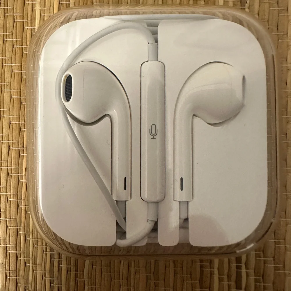 Original OEM Apple iPhone EarPods Wired 3.5mm Headset Earbud Headphones Open Box